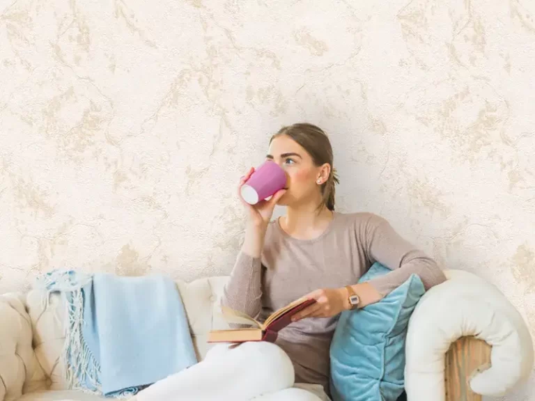 کاغذ دیواری ساده طرح پتینه کرم کد 919c-2
